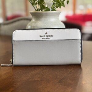 Kate Spade Staci Large Continental Zip Around Wallet in Nimbus Grey / White